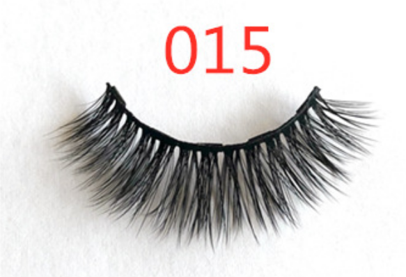 A Pair Of False Eyelashes With Magnets In Fashion - QWIEL®
