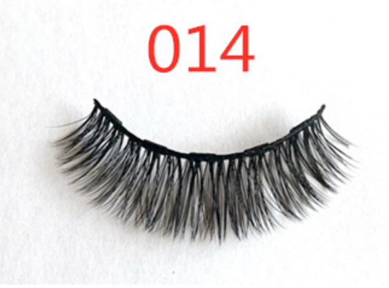 A Pair Of False Eyelashes With Magnets In Fashion - QWIEL®