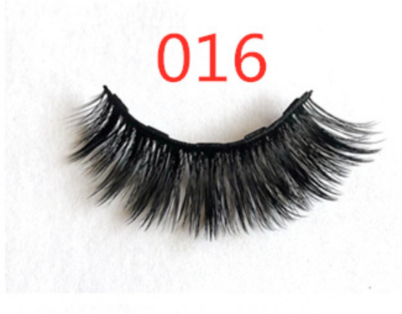A Pair Of False Eyelashes With Magnets In Fashion - QWIEL®