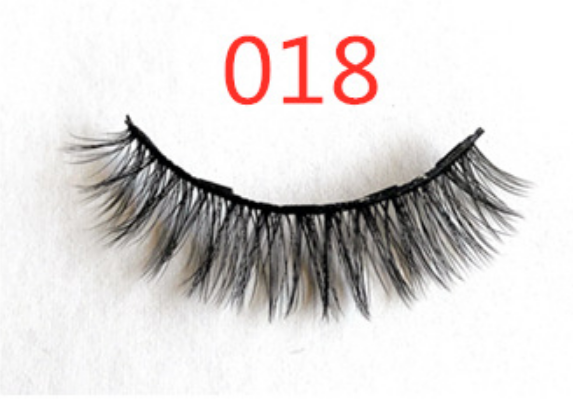 A Pair Of False Eyelashes With Magnets In Fashion - QWIEL®