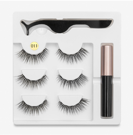 A Pair Of False Eyelashes With Magnets In Fashion - QWIEL®