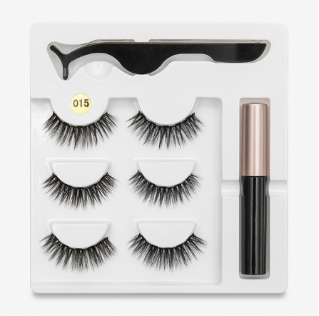 A Pair Of False Eyelashes With Magnets In Fashion - QWIEL®