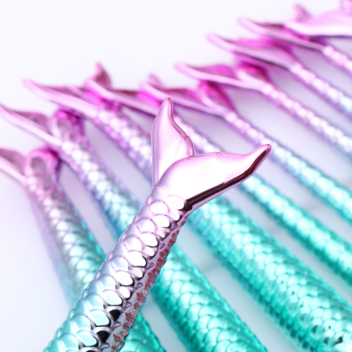 Mermaid Shaped Makeup Brushes - QWIEL®